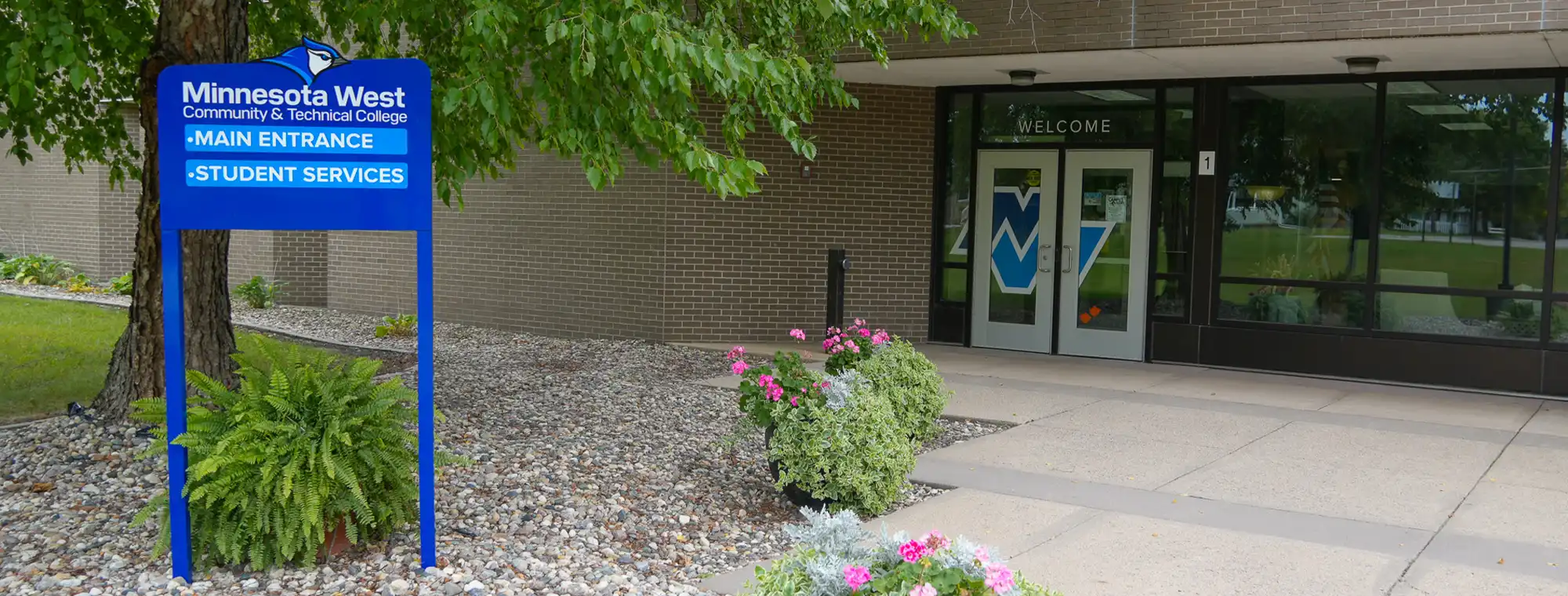 Granite Falls Campus Front Building Image